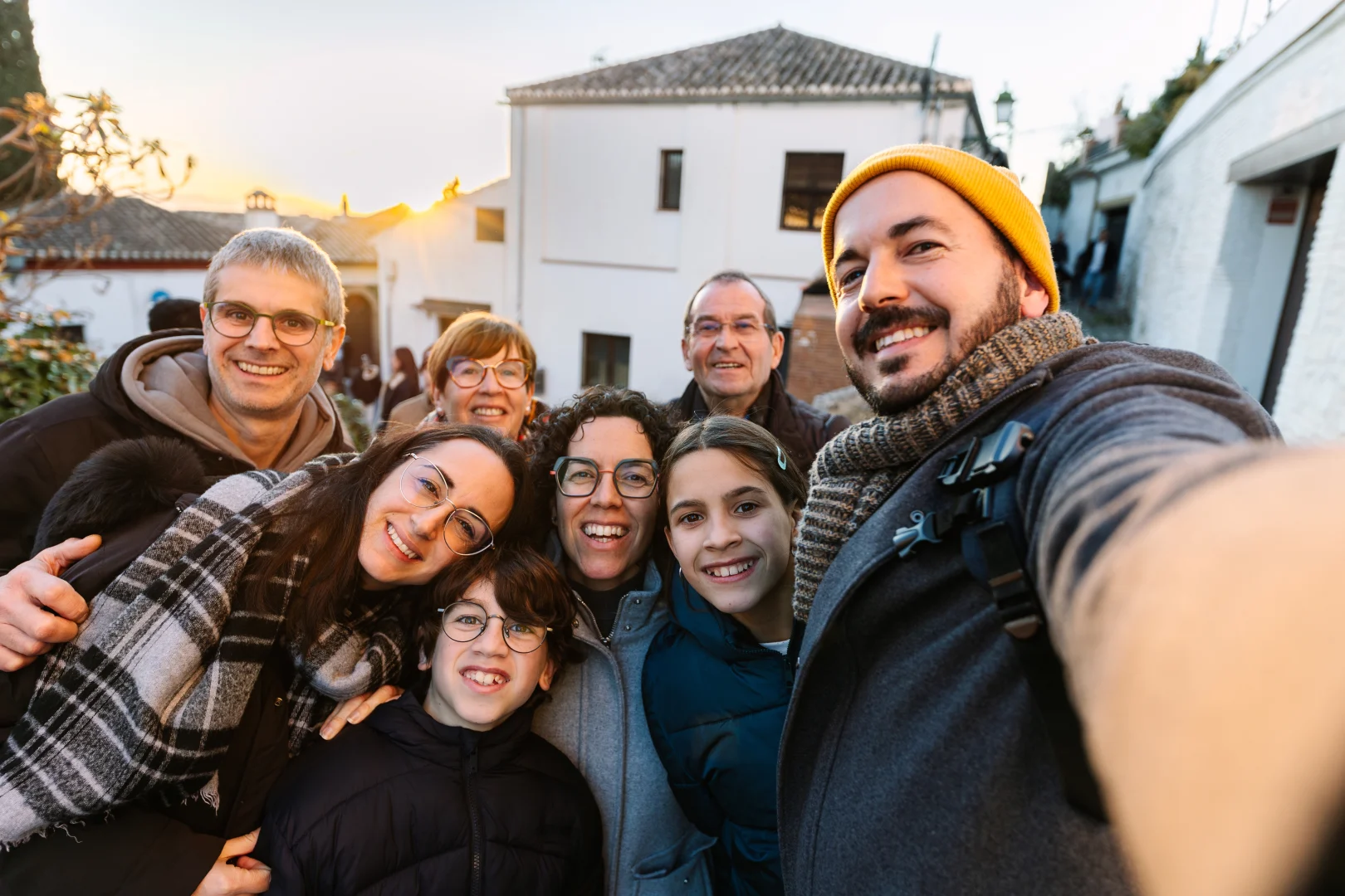 diferencias generacionales en turismo familia viajando