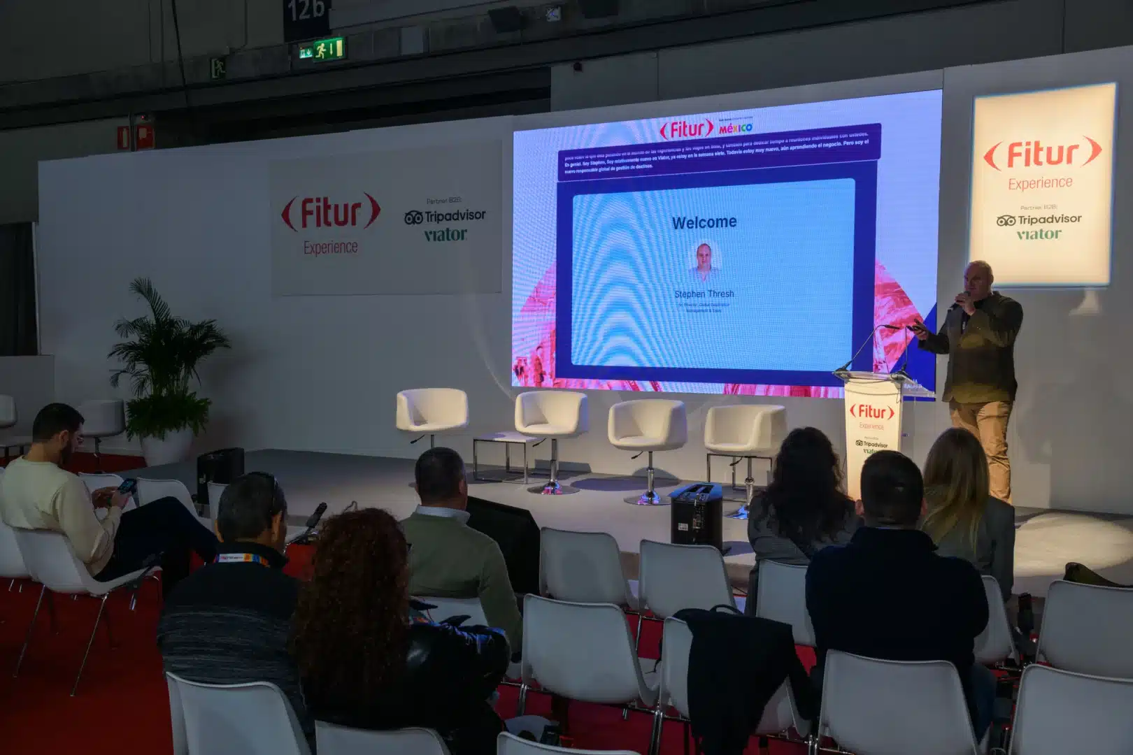 Escenario de FITUR Experience 2026 dedicado al turismo de experiencias y cultura local