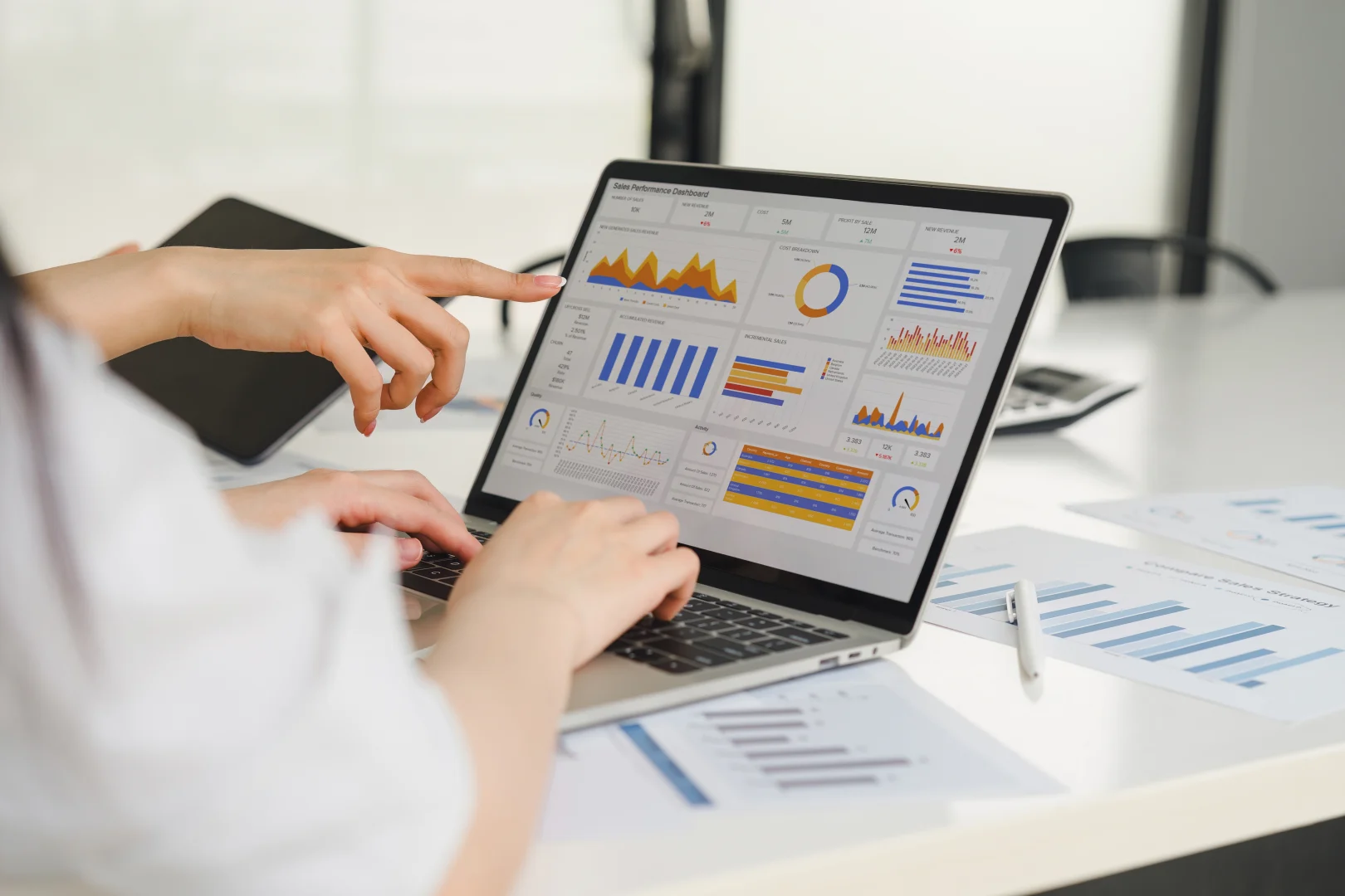 Data analytics applied to digital marketing in hotels.